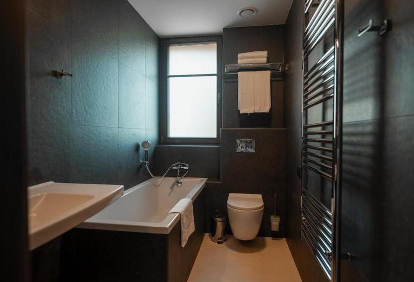 غرفة عائلية, Wellness Hotel Queens