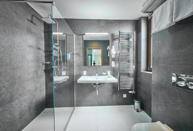 غرفة عائلية, Wellness Hotel Queens