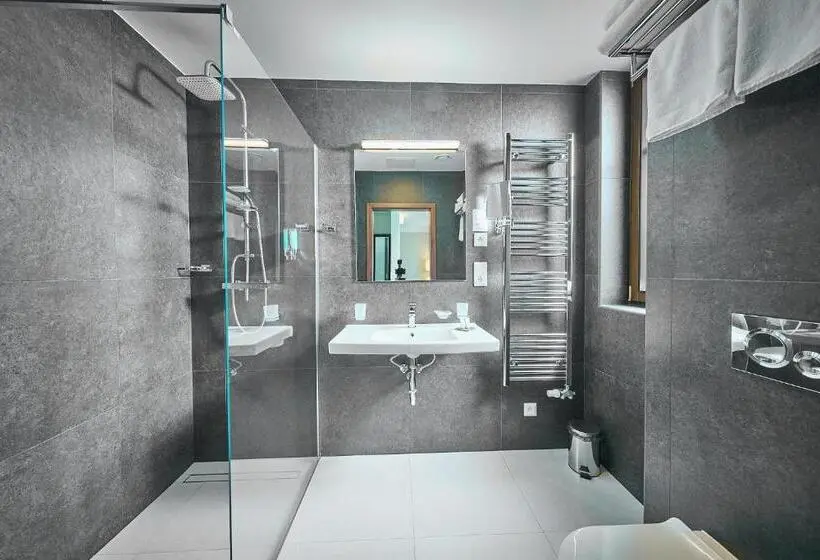 ファミリールーム, Wellness Hotel Queens