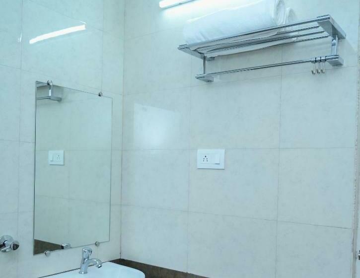 豪华房间, Adyar Plaza Inn By Rak Rooms, Mangaluru