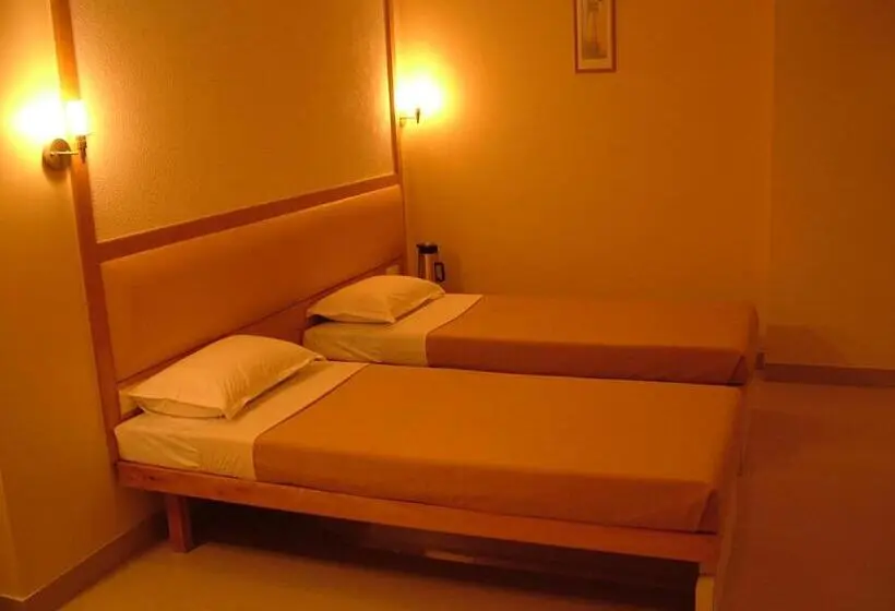 デラックスルーム, City Park, Solapur
