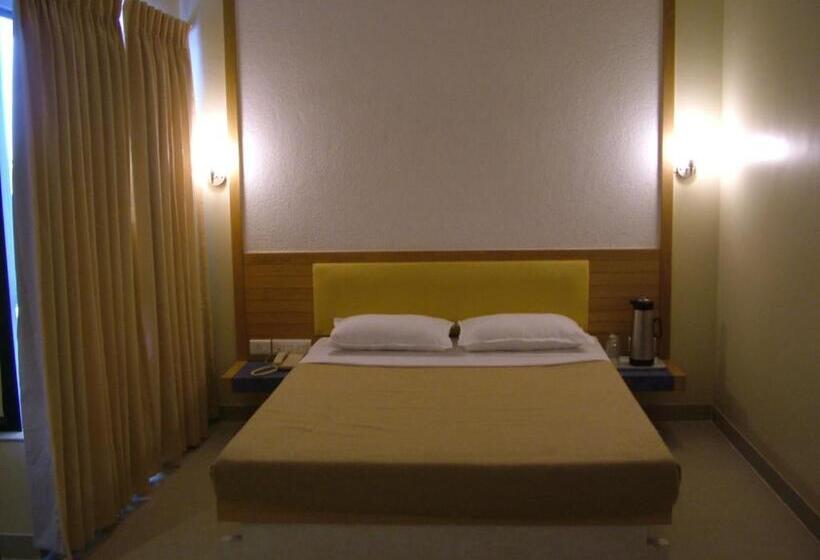 디럭스 룸, City Park, Solapur