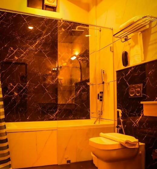 行政套房, New York Square