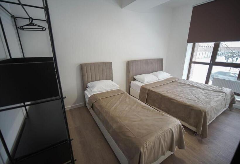 اتاق استاندارد سه نفره, Sulu Hostel