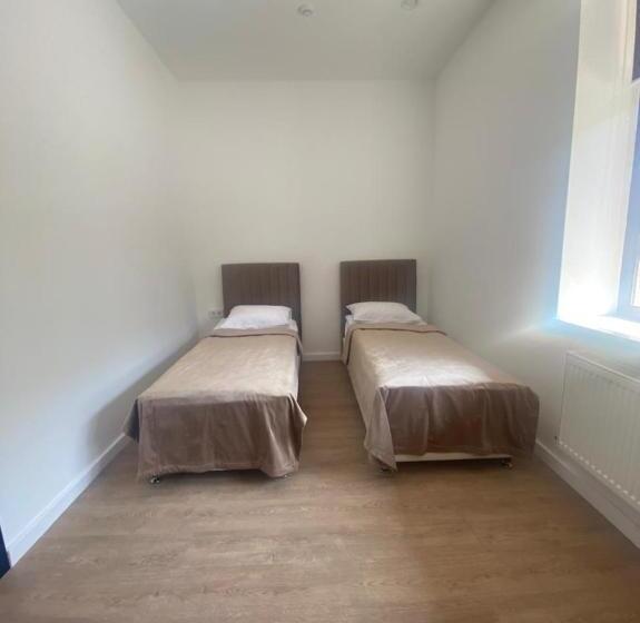 اتاق خانوادگی, Sulu Hostel