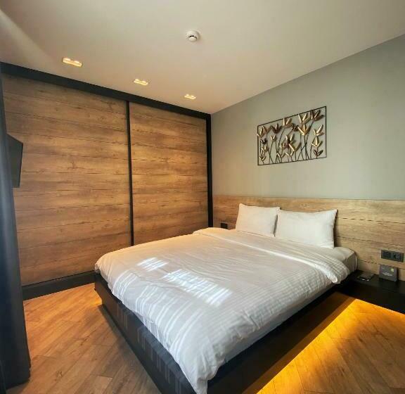 Suite Junior, Zsuites