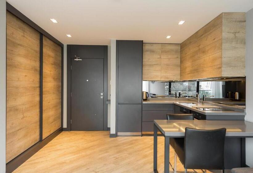 Suite Junior, Zsuites