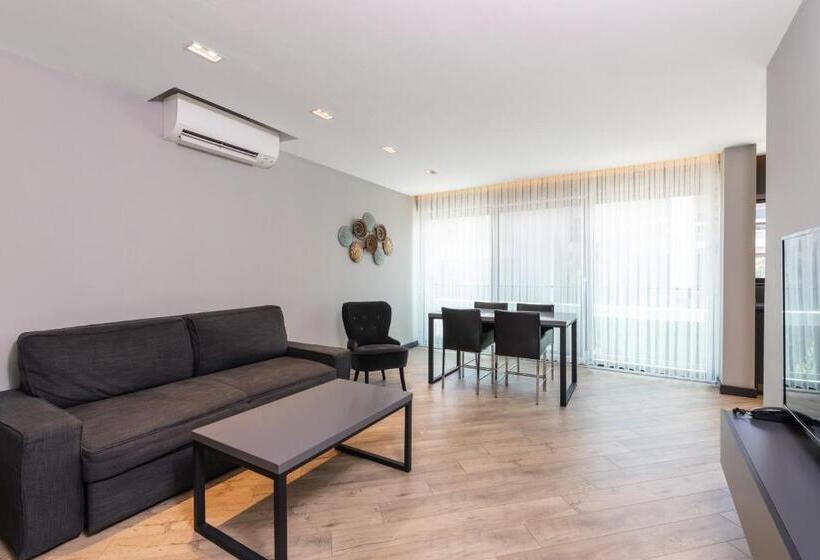 Suite Familiare, Zsuites