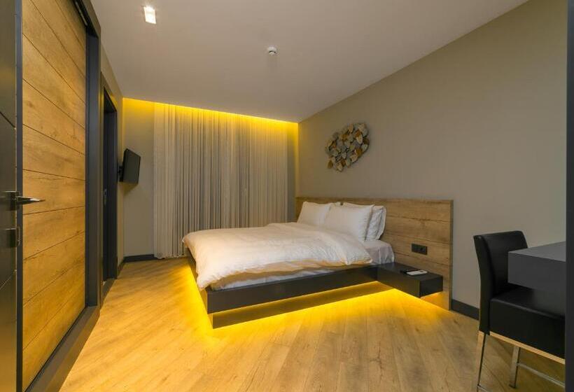 Suite Familiare, Zsuites