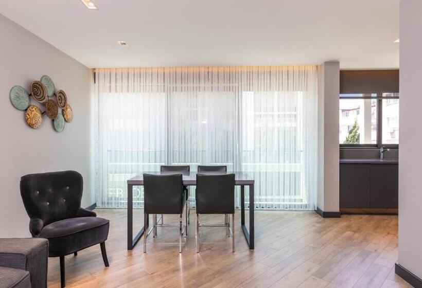 Suite Familiare, Zsuites