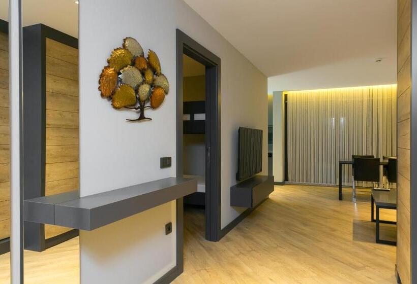 Suite Familiare, Zsuites