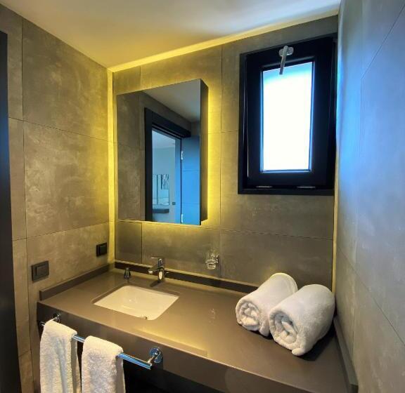 Suite Familiare, Zsuites