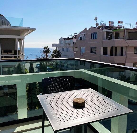 Suite Familiare, Zsuites