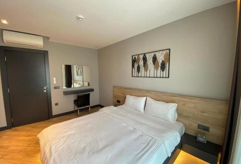 Suite Familiare, Zsuites