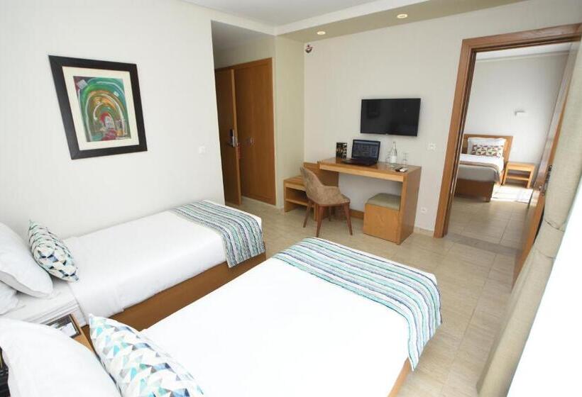 اتاق استاندارد چهار تخته, Downtown Tunis