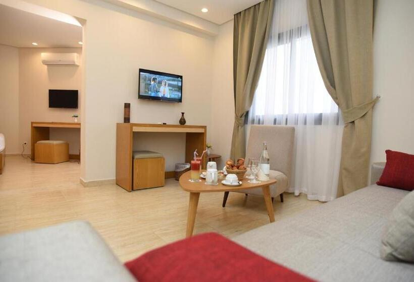 اتاق استاندارد چهار تخته, Downtown Tunis