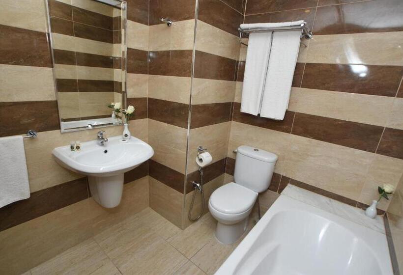 اتاق استاندارد چهار تخته, Downtown Tunis