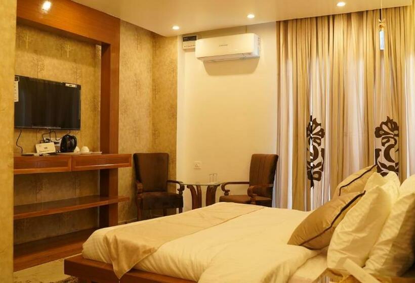 اتاق لوکس, Sahebs Castle Mcleodganj