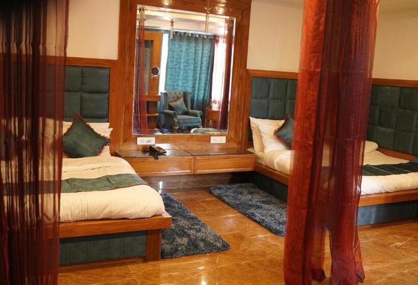سوییت خانوادگی, Sahebs Castle Mcleodganj