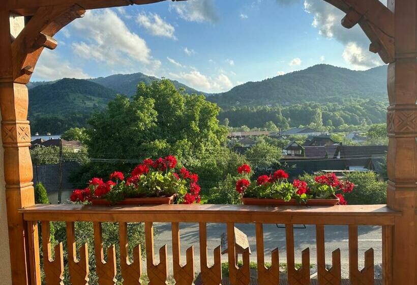 اتاق استاندارد سه نفره, Casa Maramureșană