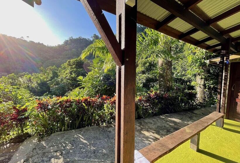 اتاق خانوادگی, Cocoa Cottage