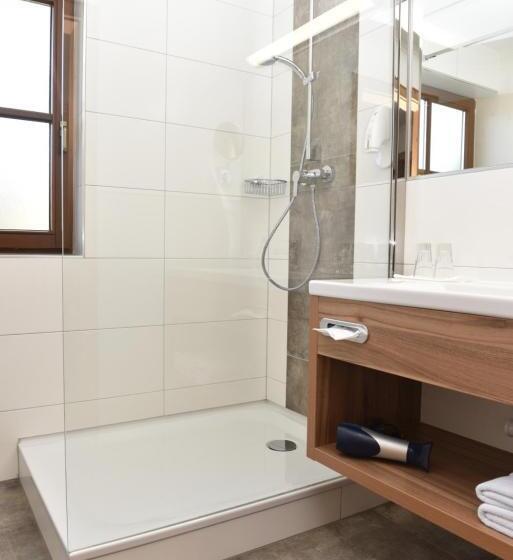 غرفة قياسية مزوَّدة بشُرفة, Gasthof Hotel Andlwirt