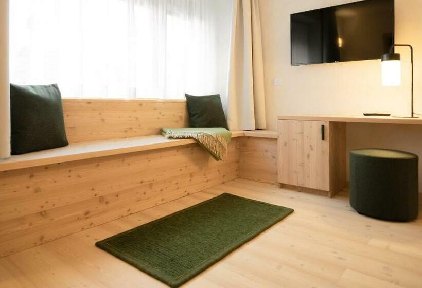 غرفة إقتصادية, Neusacherhof