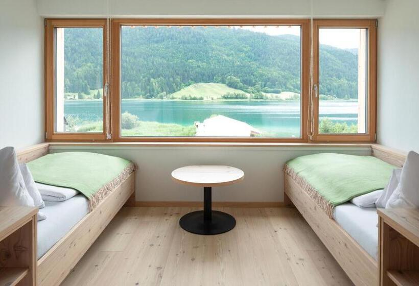 جناح جونيور, Neusacherhof