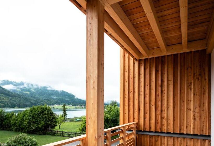 جناح عائلي, Neusacherhof