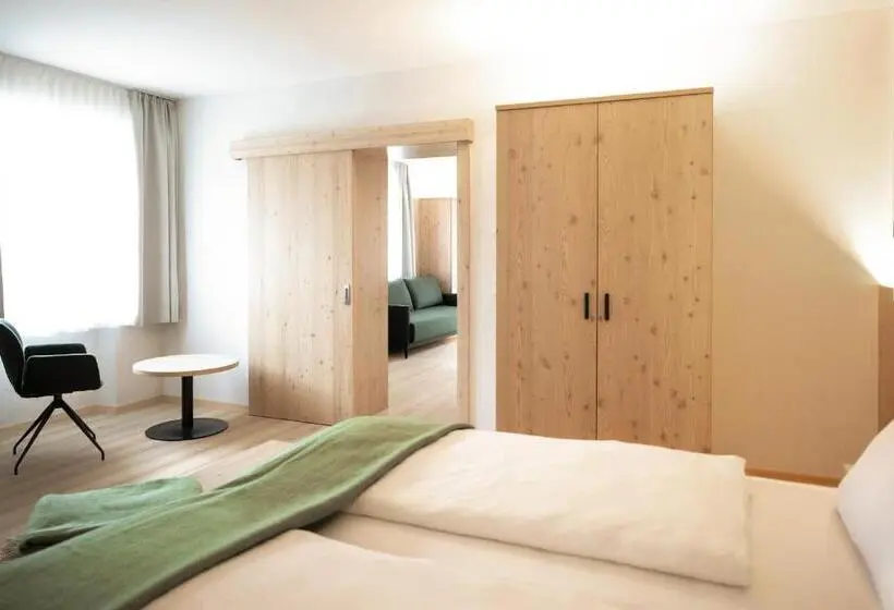 スイート（家族用）, Neusacherhof