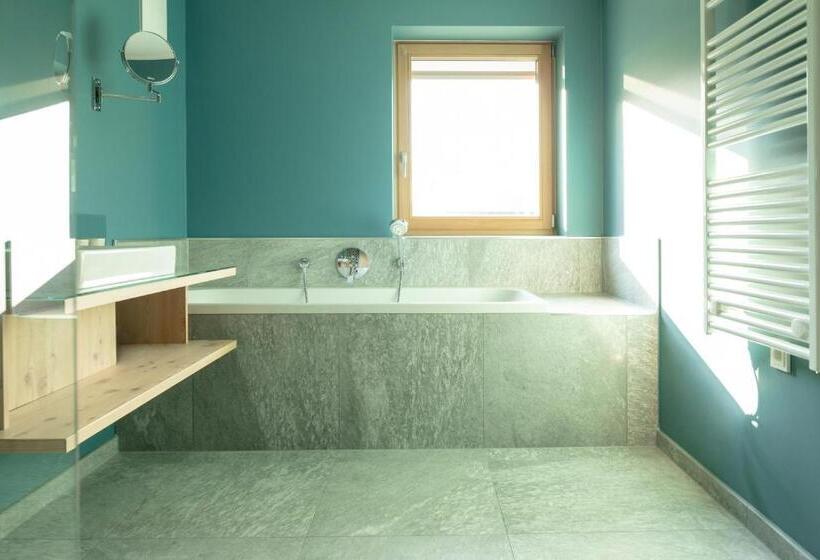 شقة 3 غرف, Neusacherhof