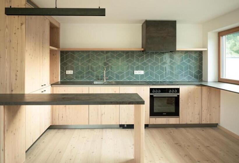 شقة 3 غرف, Neusacherhof