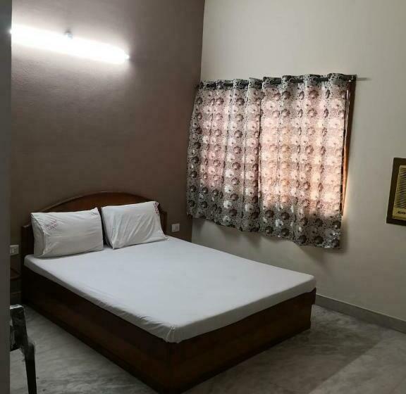 이코노미 싱글 룸, Sridhar Lodge