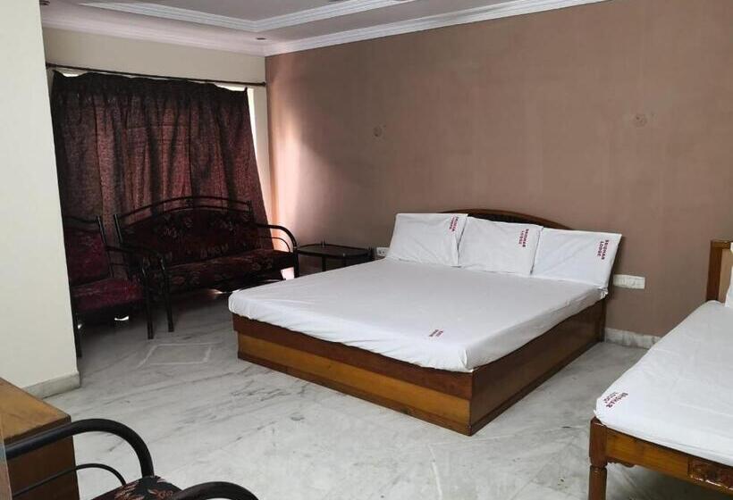 패밀리 스위트, Sridhar Lodge