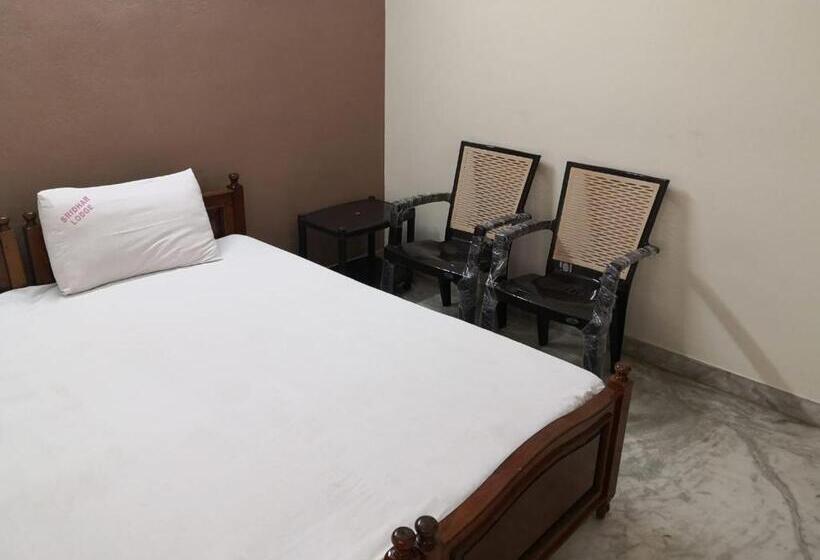 이코노미 룸, Sridhar Lodge