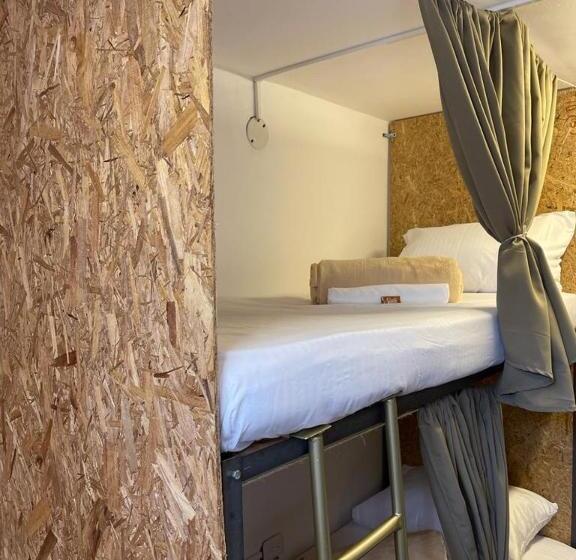 Familiekamer, Mahalo Hostel