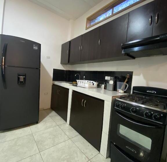 Deluxe Appartement met 1 Slaapkamer, Mahalo Hostel