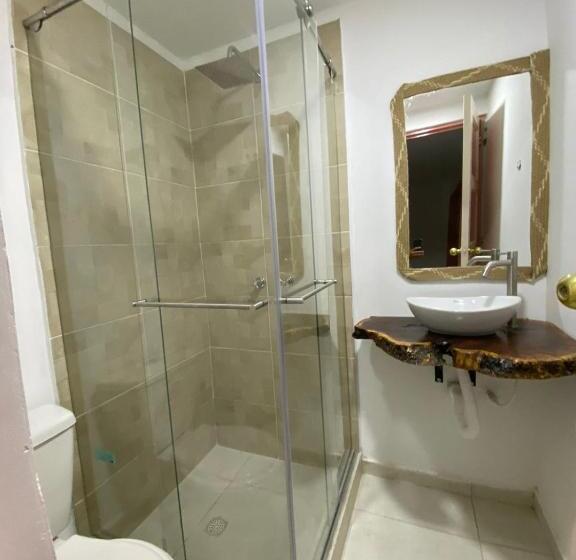 Deluxe Suite, Mahalo Hostel