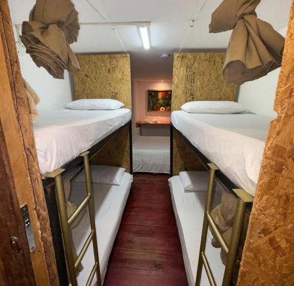 Familiekamer, Mahalo Hostel