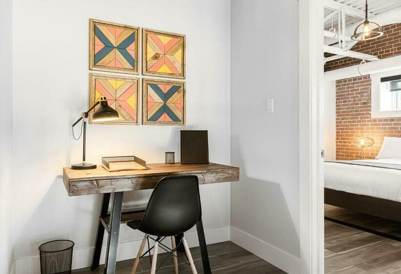 Люкс, Station 1 By Terra Hospitality