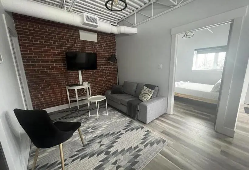 سوییت جونیور, Station 1 By Terra Hospitality