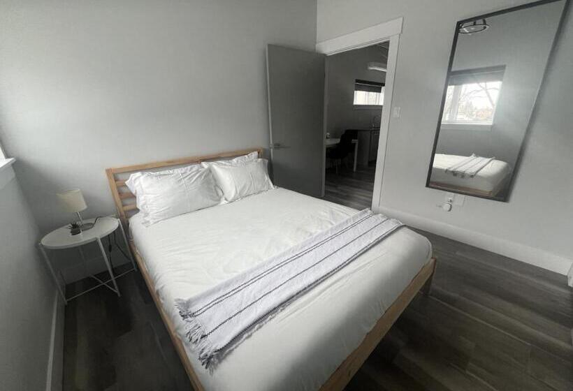 Полулюкс, Station 1 By Terra Hospitality