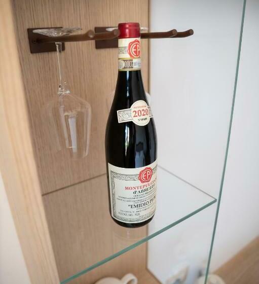 غرفة قياسية مطلة على الجبل, Agriturismo Emidio Pepe