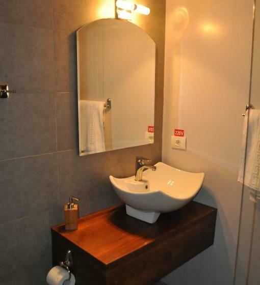 اتاق استاندارد, Sara