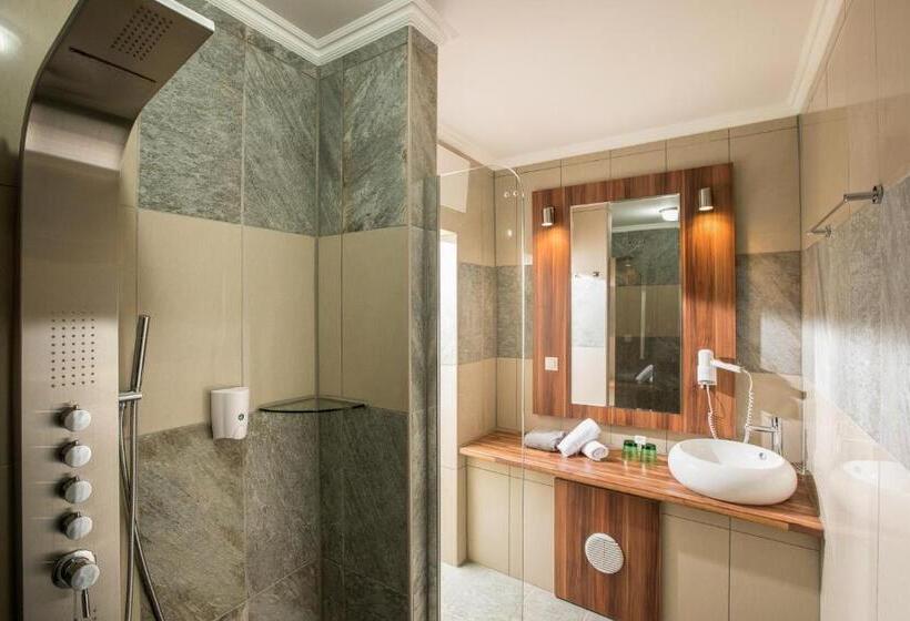 베이직 3인 룸, Riegersburgerhof