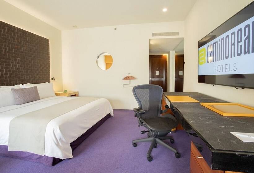 Номер Deluxe Кровать Кинг, Camino Real Monterrey