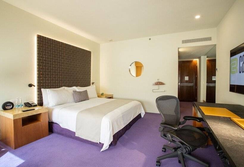 Номер Deluxe Кровать Кинг, Camino Real Monterrey