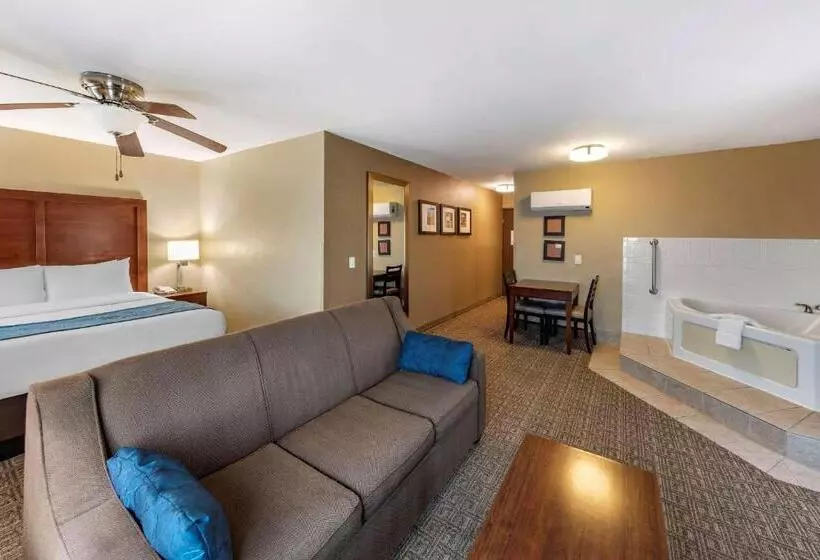 سوییت, Comfort Inn & Suites Ventura Beach