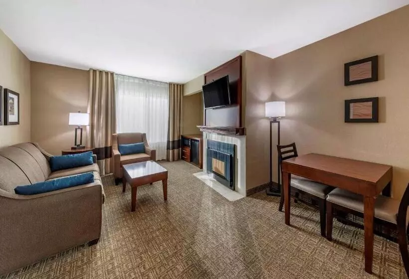سوییت, Comfort Inn & Suites Ventura Beach