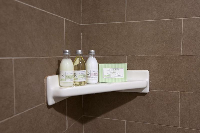 غرفة ديلوكس, Cova